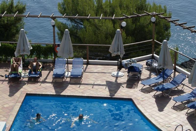 Paradise Hotel Патитири Екстериор снимка